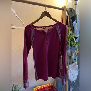 Maroon Longsleeve w/buttons